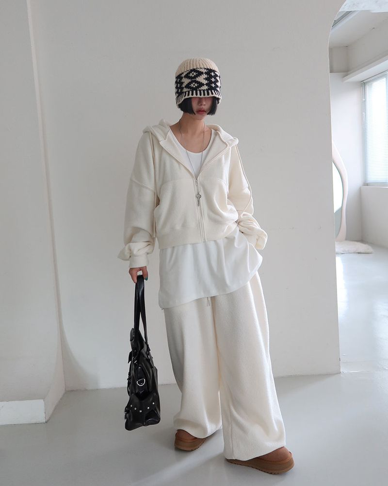 Fluffy fleece hooded zip-up jacket