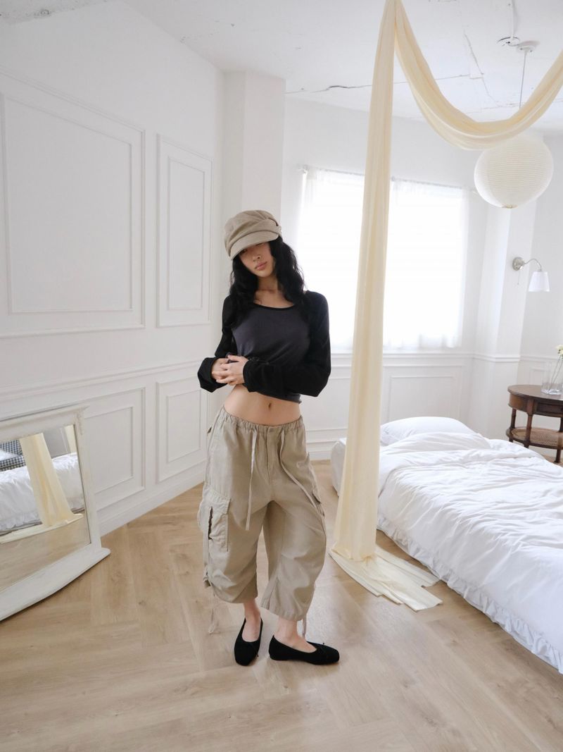 timelineseoul（タイムラインソウル）の「string cargo capri pt（Pants）」