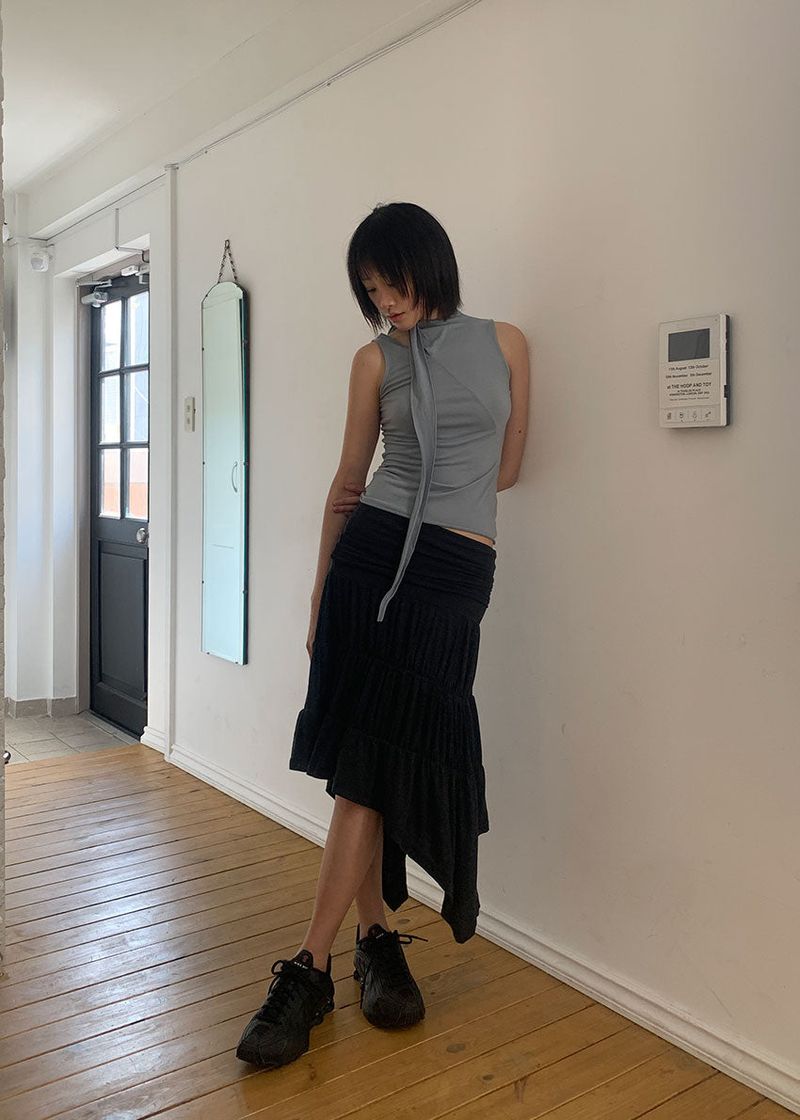 UNBAL WRINKLE SKIRT