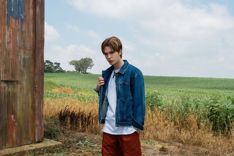 WASHED-LINE DENIM TRUCKER JACKET