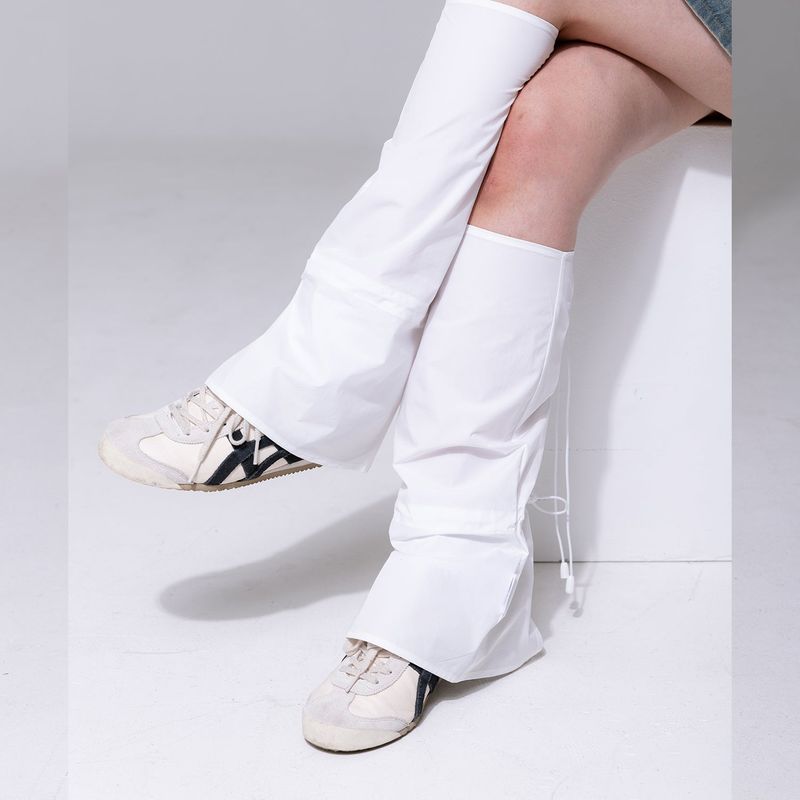 Boxer Sneakers Leg Warmers White