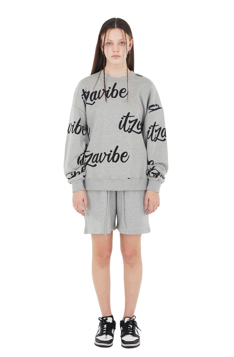 ITZAVIBE（イッザバイブ）の「[IPT009-10] SCRIPT LOGO SHORTS - GRAY（Pants）」