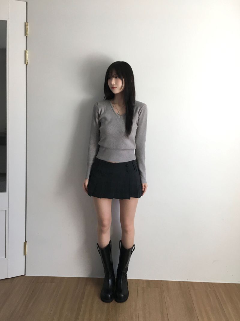 Basic V-neck knitwear (4 colors)