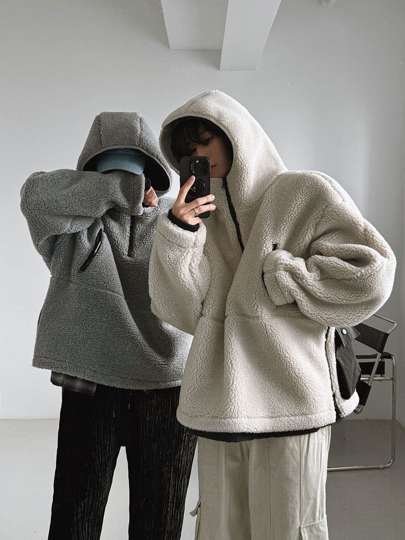 ASCLO（エジュクロ）の「[Premium] 3 TAP Shearing Anorak Hoodie (2color)（Tops）」