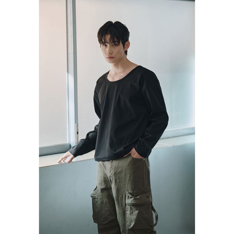 Brushed crop u neck long sleeves(Black)