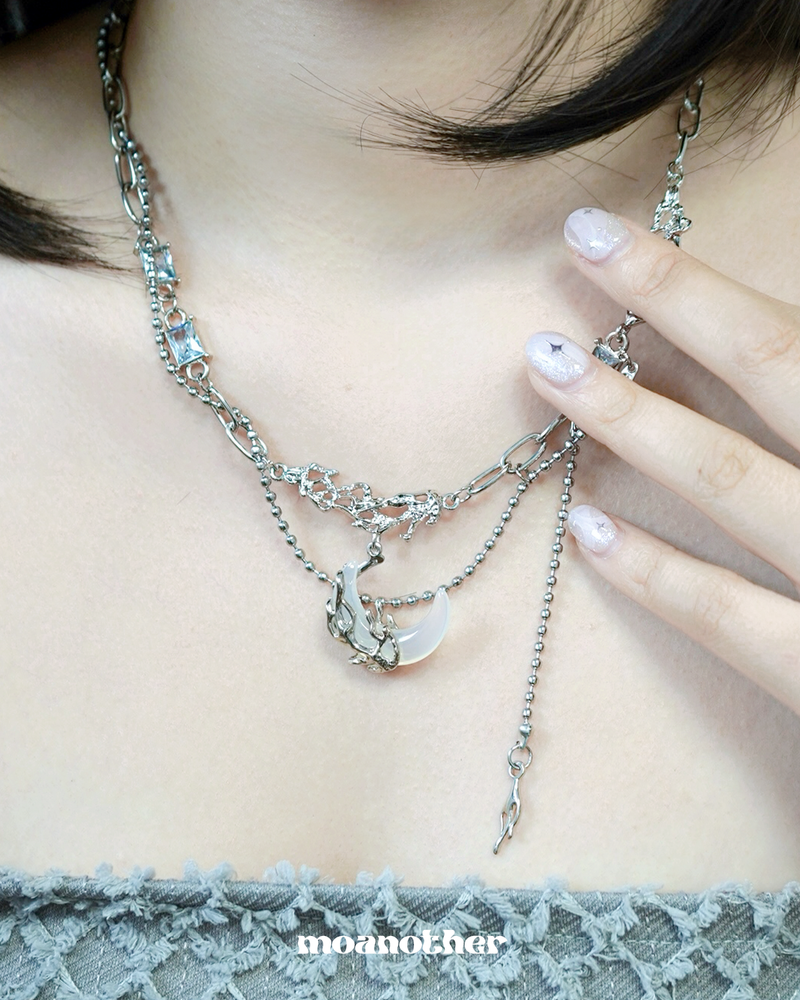  [IVE Gaeul Pick!] Clear Luna Drop Chain Necklace