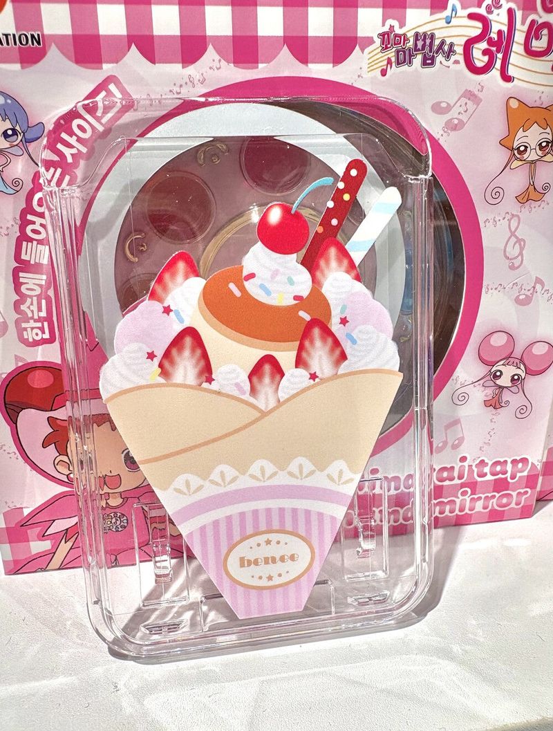 BENEE（ベニー）の「クレープマグセーフカードウォレット（スマホグッズ/小物）」