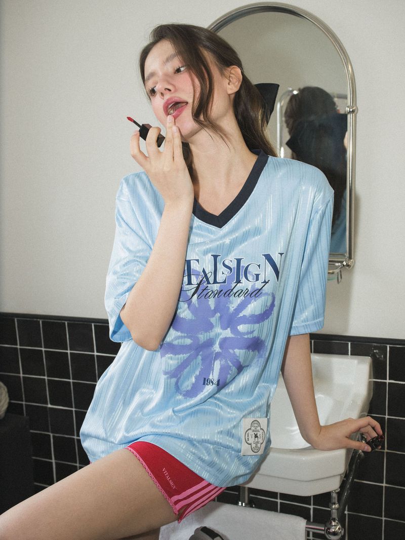 Glossy Stripe Logo T-shirt (Light Blue)