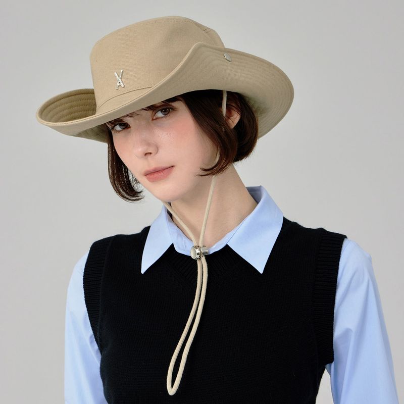 VA Stud Safari Bucket Hat  / Beige