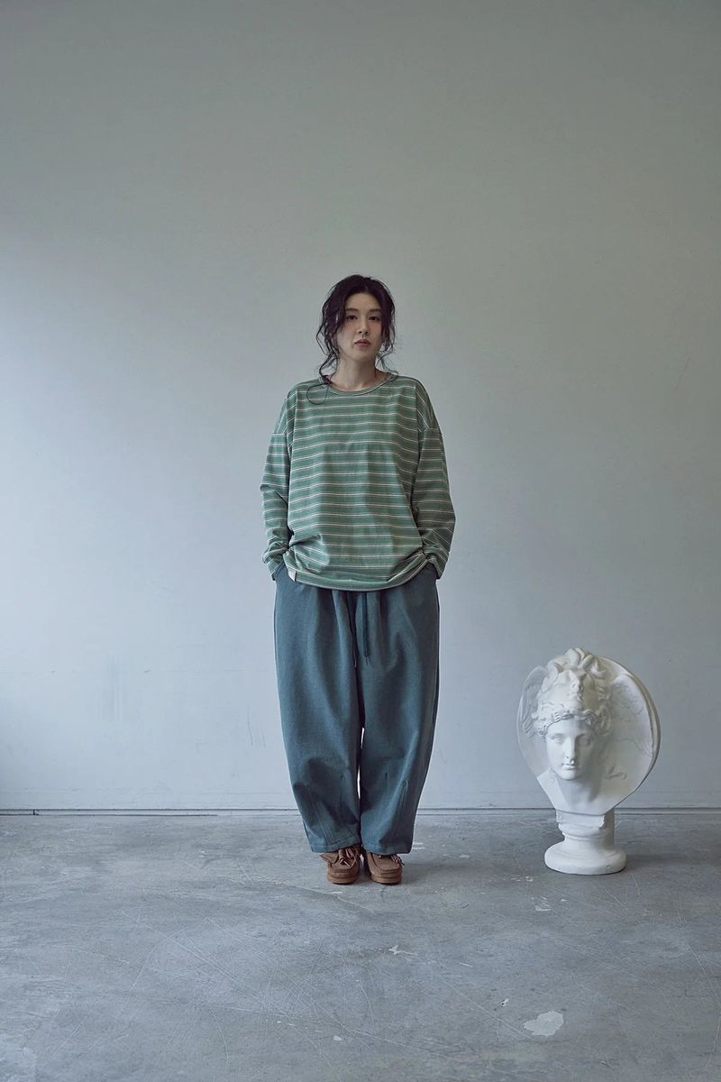 STRIPE BINDING-NECK BOX TEE (Sage Green)