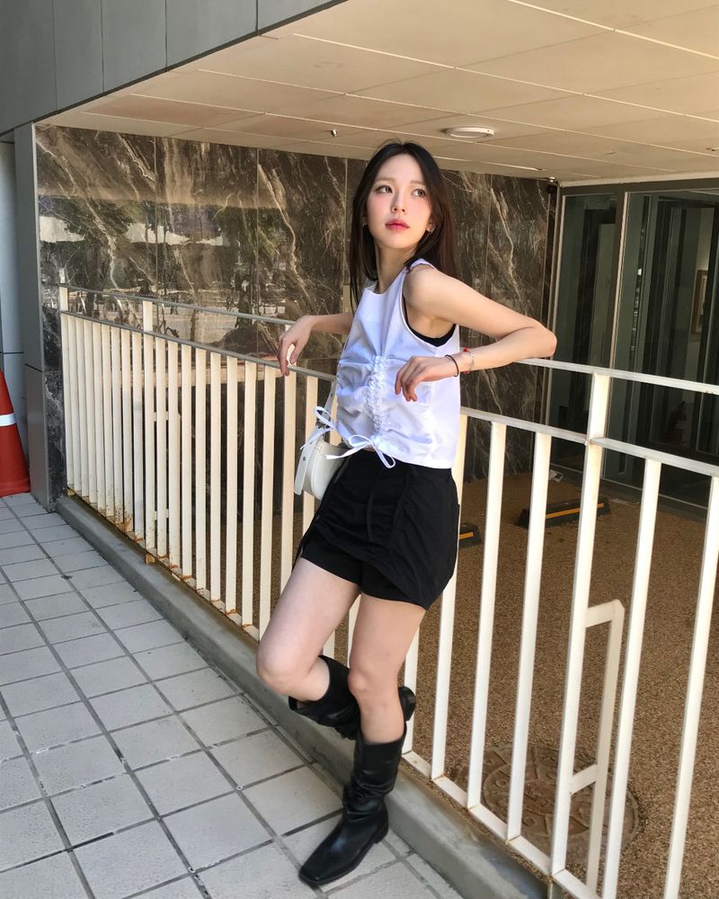 Lovech set up sleeveless