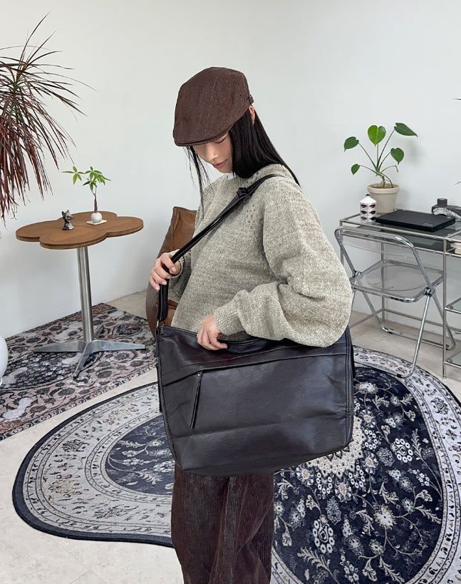 Debes Leather Crossbody Bag