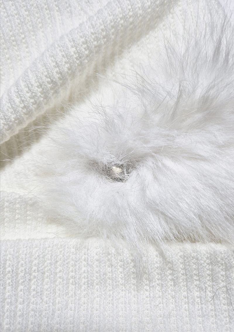  FLUFFY FORM BEANIE . WHITE