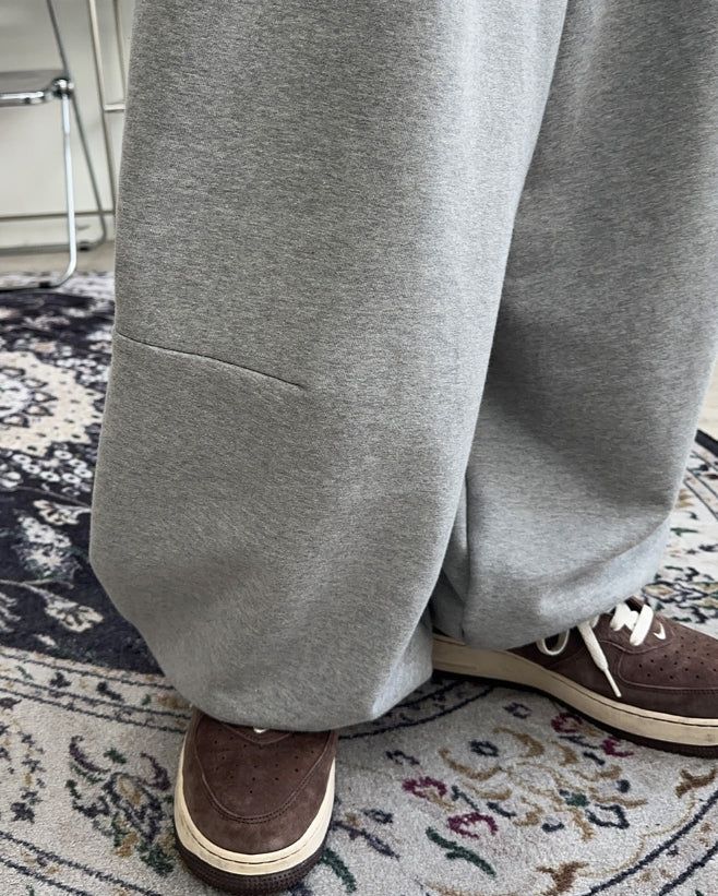 Camor Dart Balloon Sweatpants