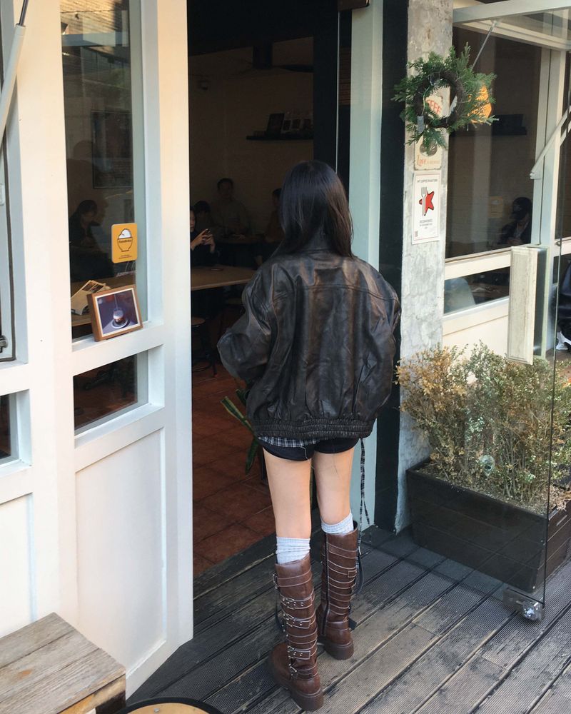Humming leather jacket