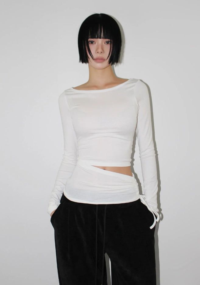 AAKE(アケ)の「CUT-OUT STRAP LONGSLEEVE(Tops)」