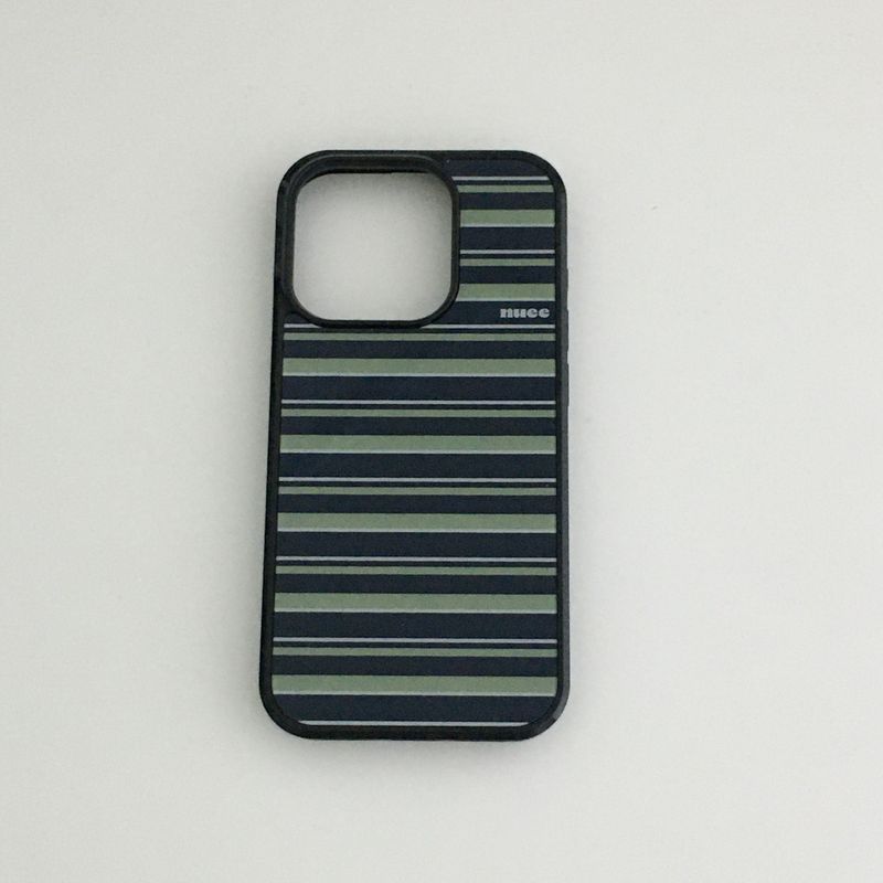 shop.nuee（ショップニュイ）の「cool stripe case (olive)（Smartphone Accessories）」