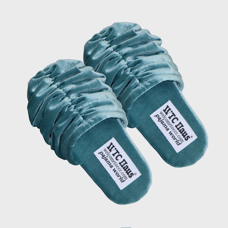 welcometoccc（ウェルカムシーシーシー）の「クロアシューズ (Turquoise) ルームシューズ（インテリア）」