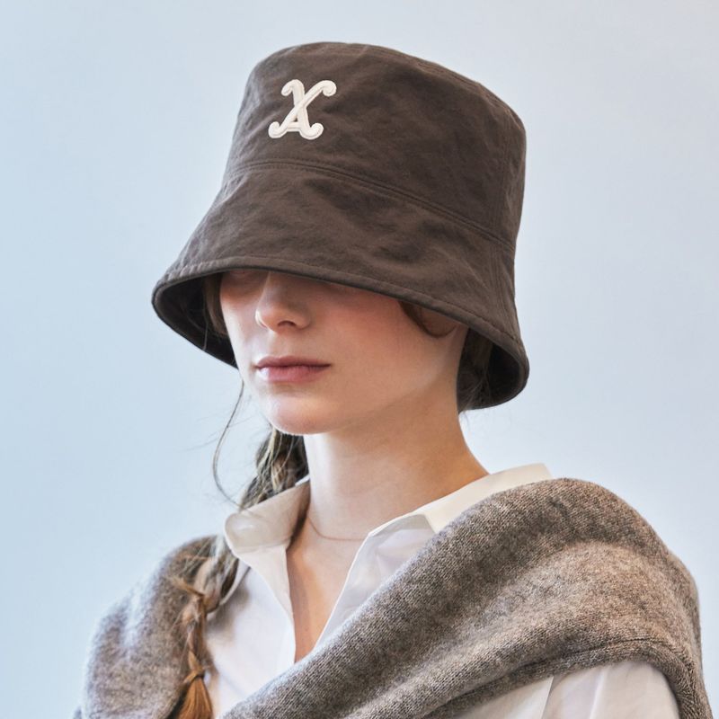 VA Curved 3D Logo Drop Bucket Hat / Brown