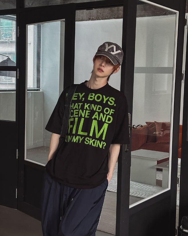 2PLAN（ツープラン）の「フィルムレタリングオーバーサイズショートスリーブTシャツ（トップス）」
