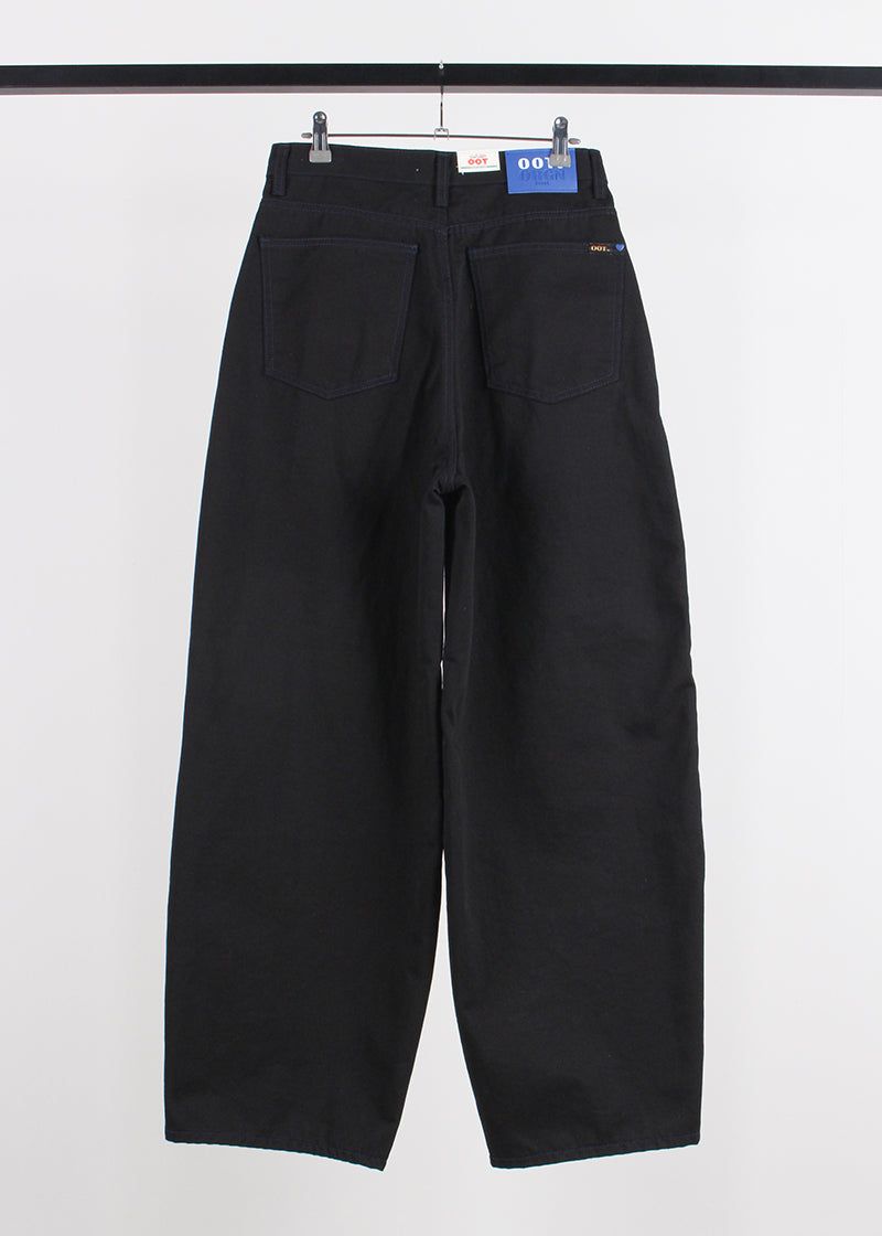 BLUE POINT BLACK PANTS