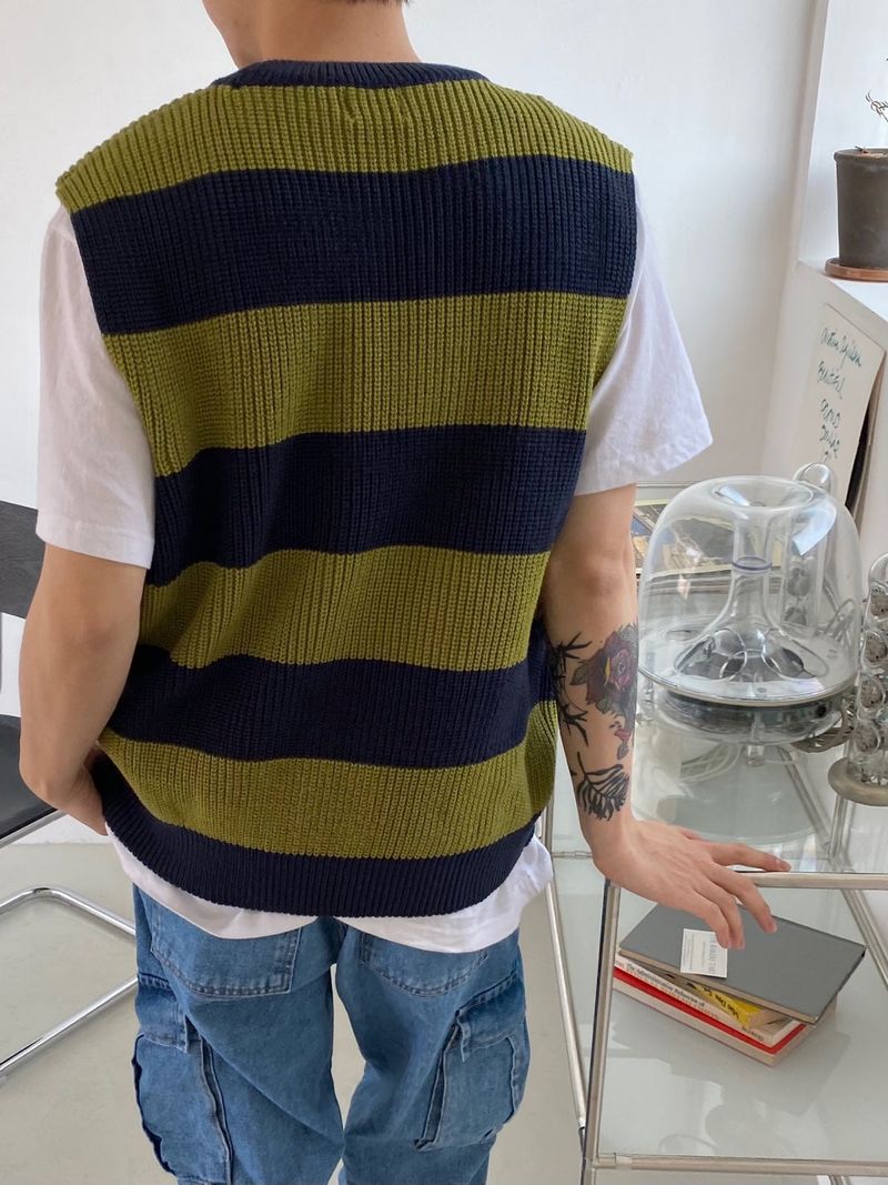 UNAIDUN(アネイダン)の「Stripe round neck knit vest 2C(Tops)」