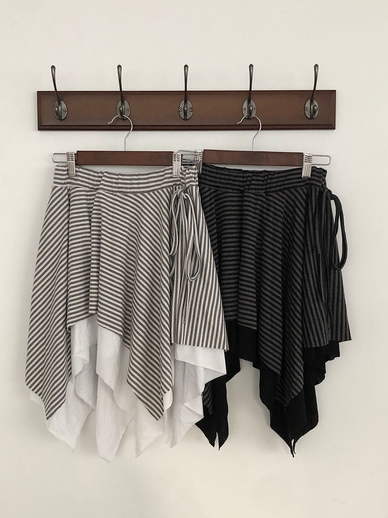 Side Strap Stripe Unbal Skirt