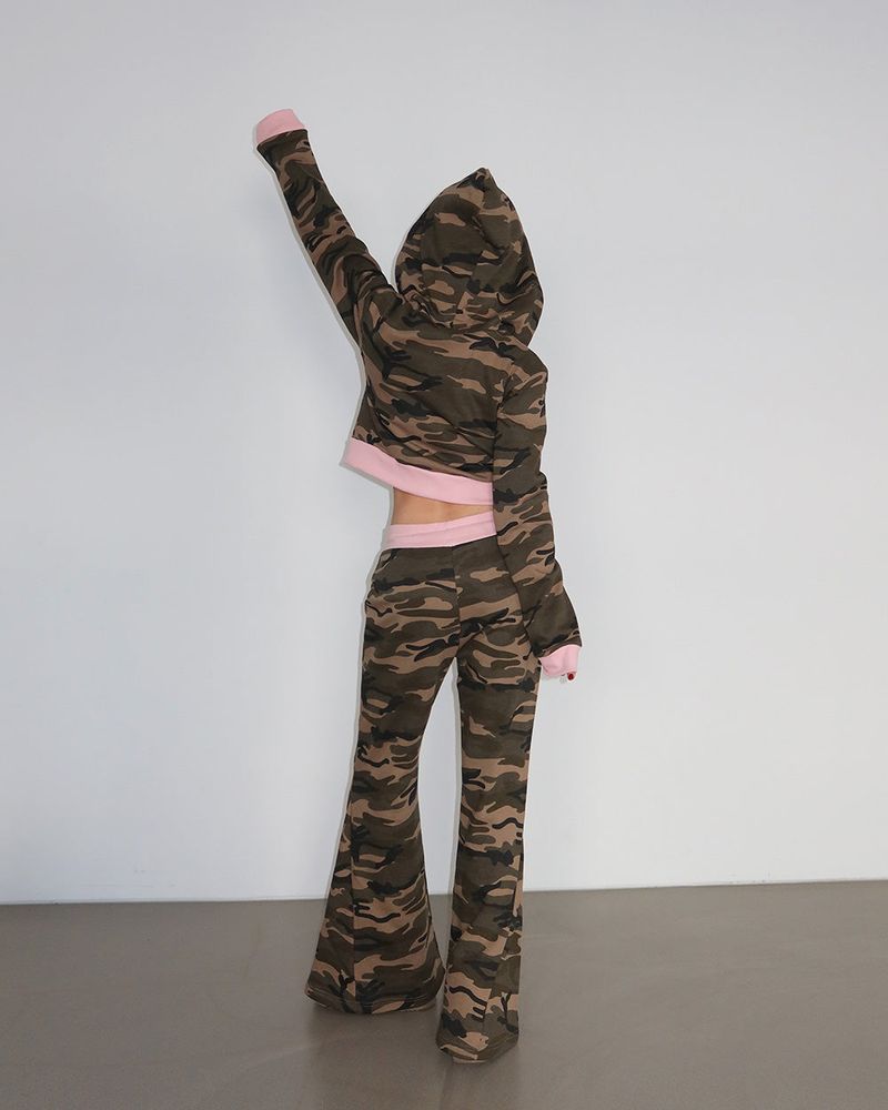 Pink color camouflage hooded zip-up