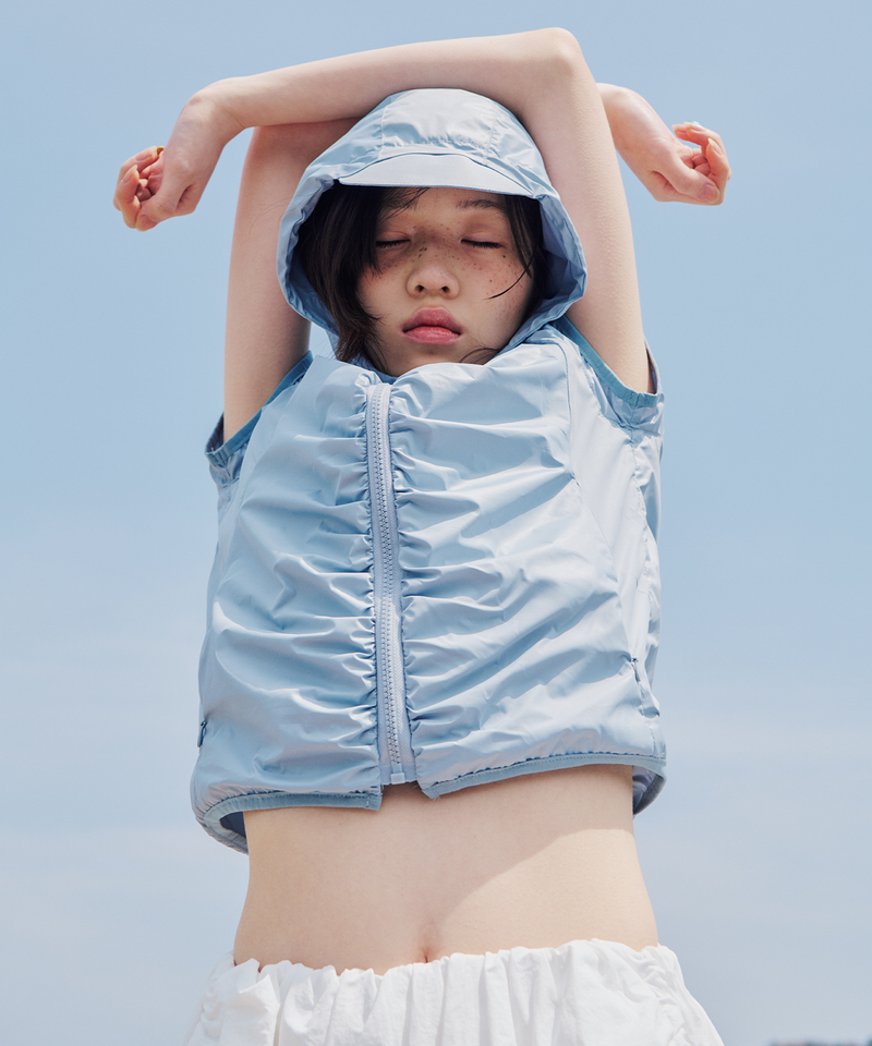 SHIRRED WINDBREAKER - SKY BLUE
