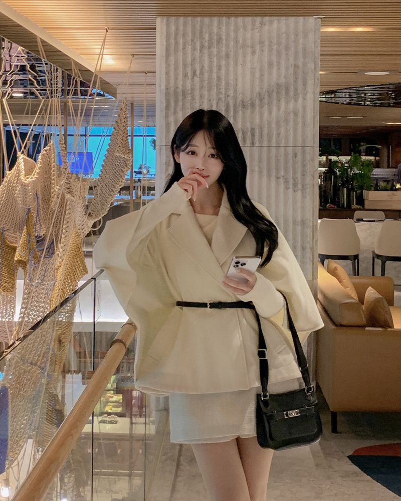 MAYBINS(メイビンス)の「Cape Half Coat(belt set)(Jackets/Outerwear)」