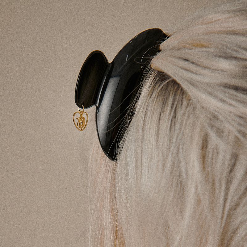 OVT-U(オーブイティーユー)の「Usual Logo Hair Clip(Hair Accessories)」