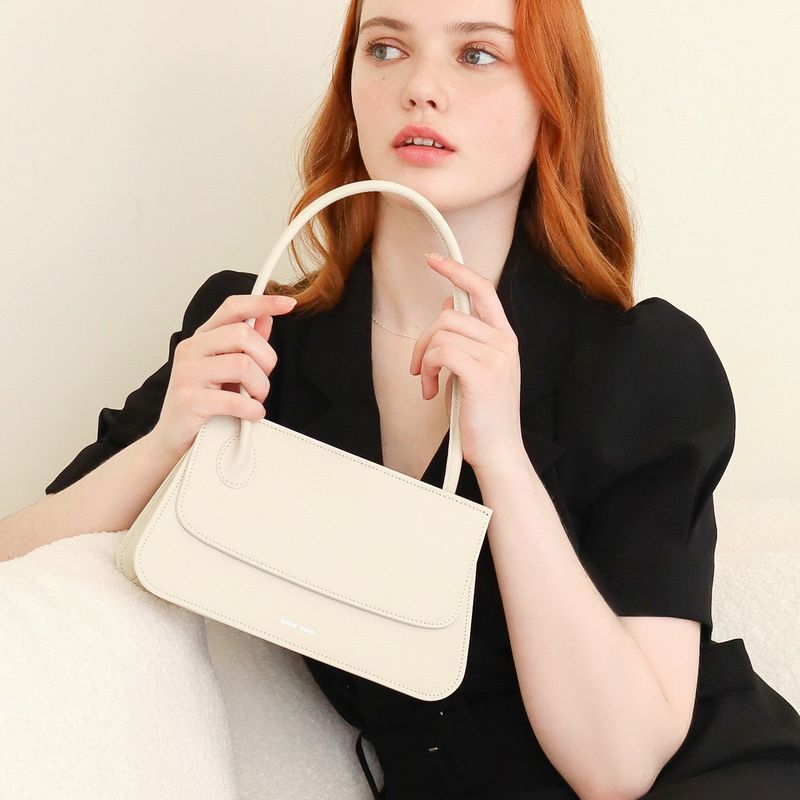 louie ooie(ルイウイ)の「dorothy bag - cream(Bags)」