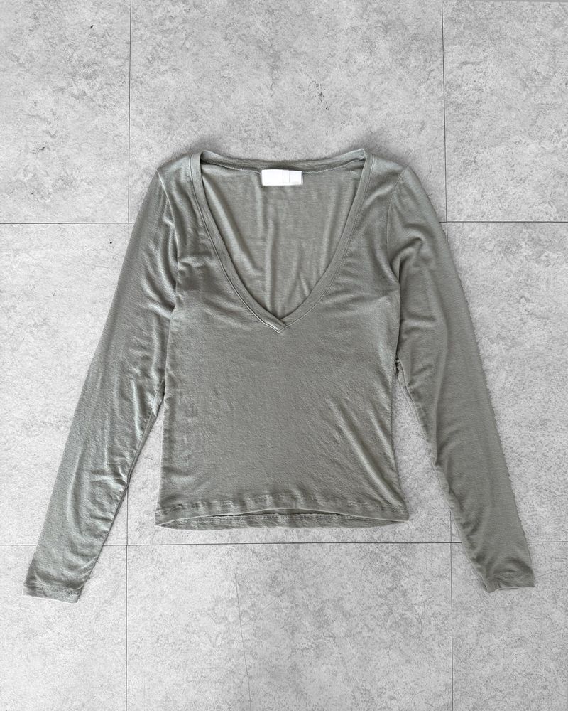 BLUR V-NECK TEE