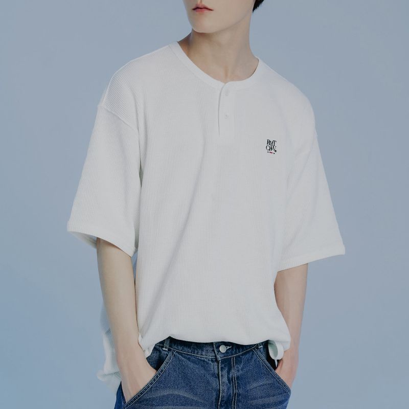 ROMANTIC CROWN(ロマンティッククラウン)の「BUTTON UP WAFFLE HENLEY NECK_WHITE(Tops)」