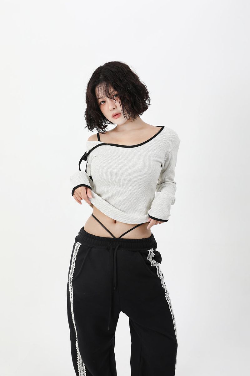 コントラストリボンTシャツ