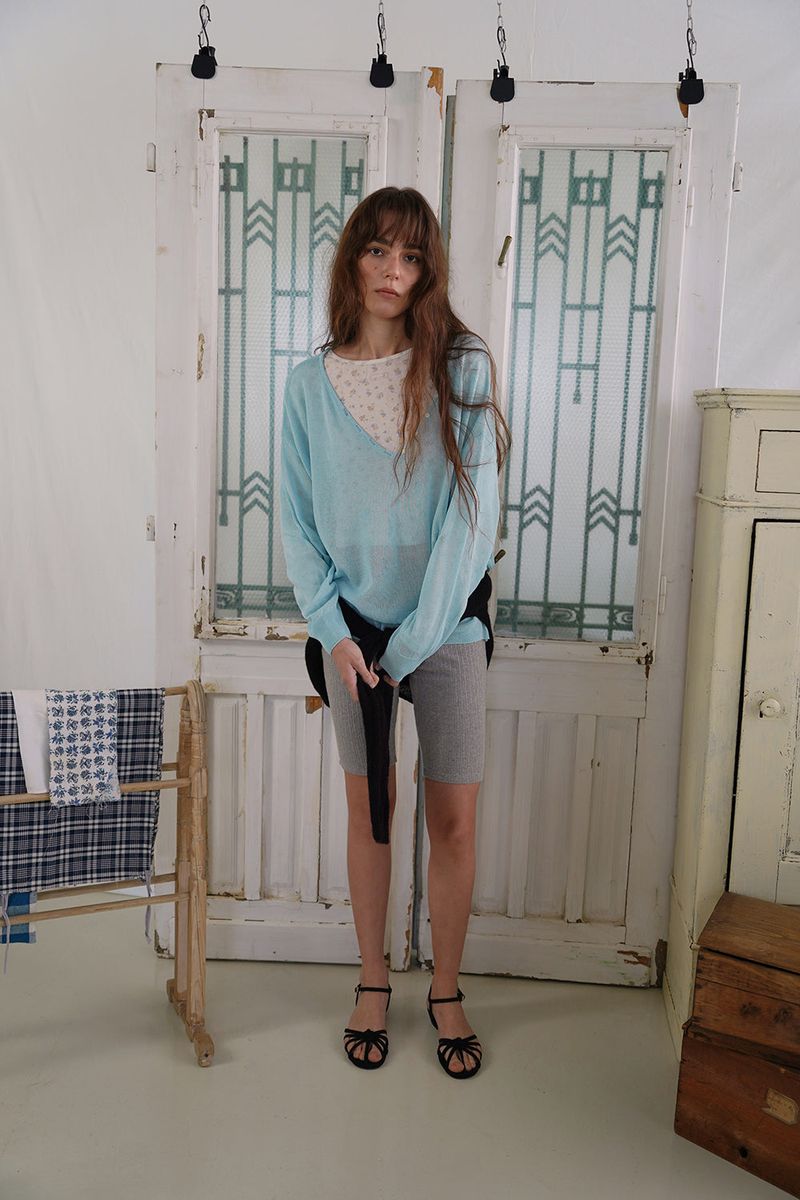 Button v-neck knit_skyblue
