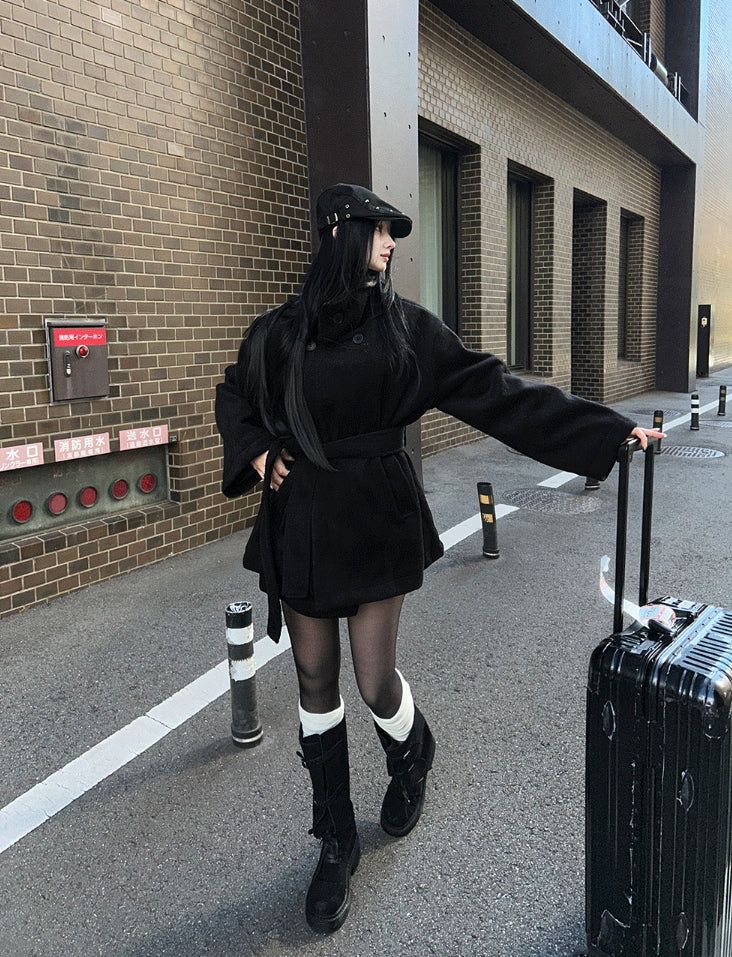 High-neck short strap coat