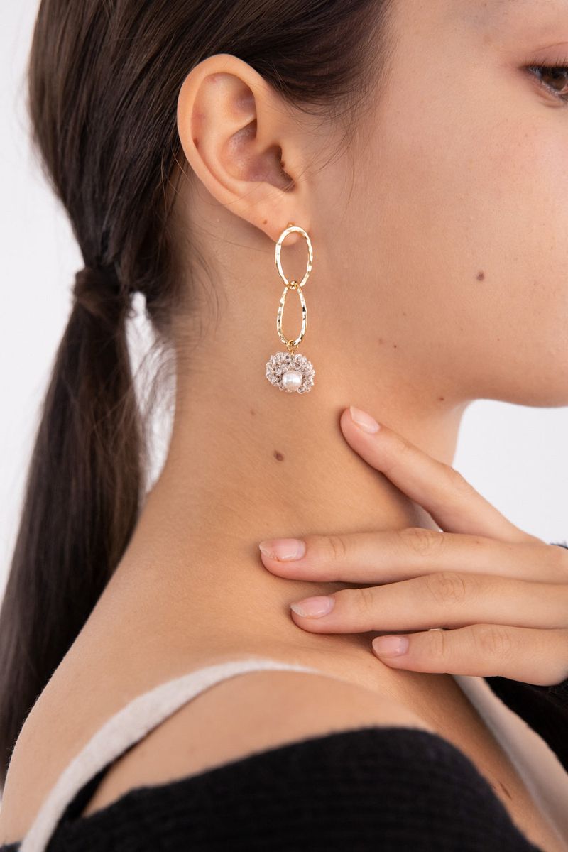 Oval link knit pendant drop earring
