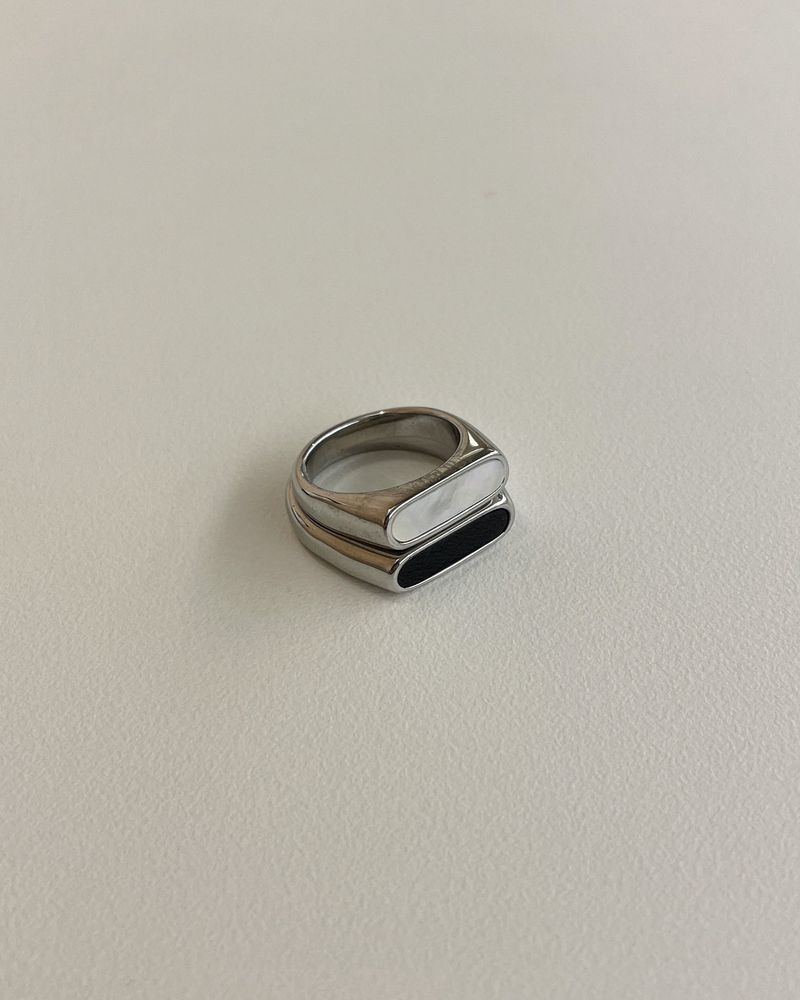 nacre bar ring