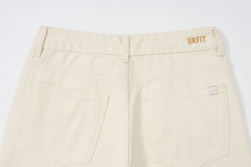 PUPPY EMBROIDERED CREAM DYED STRAIGHT DENIM code 26226