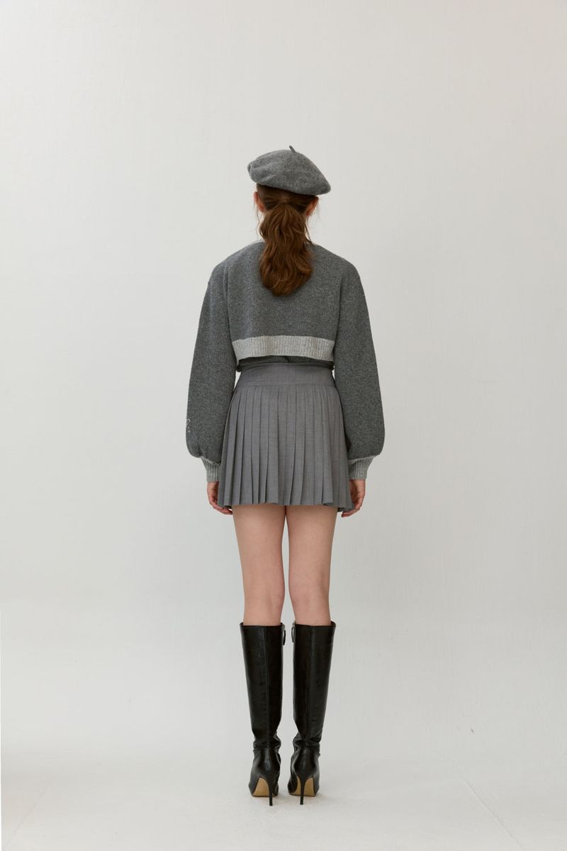 Wide band skirt