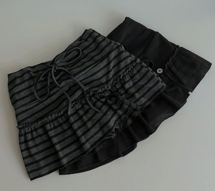Ribbon string slit button stripe skirt