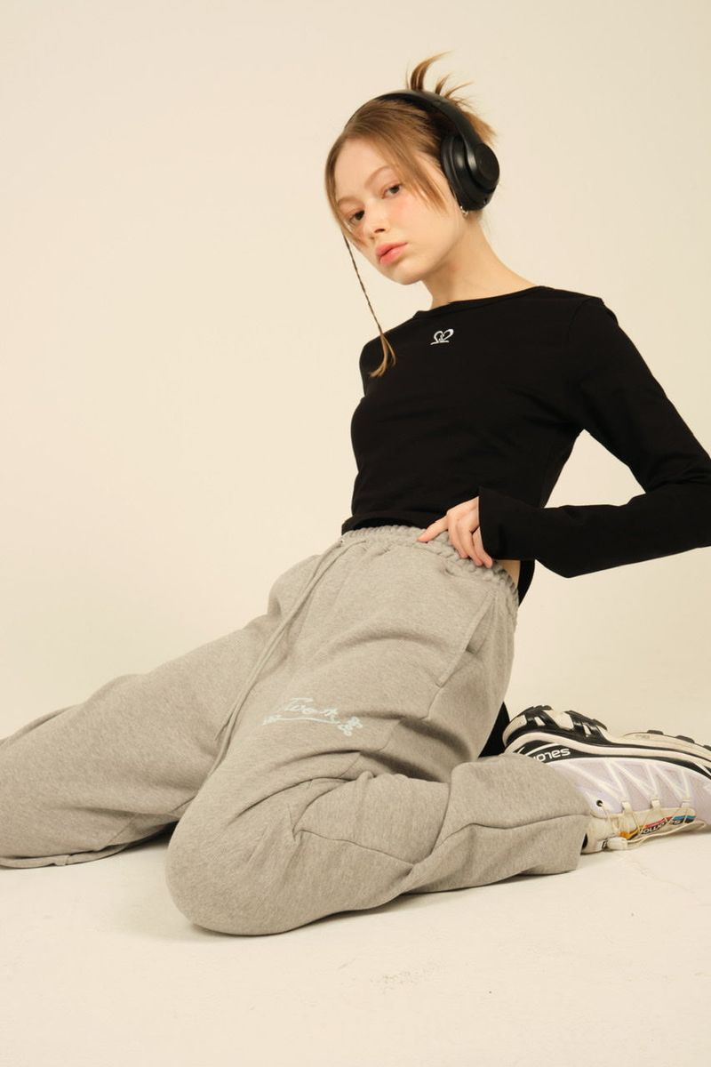 FLORAL SWEATPANTS