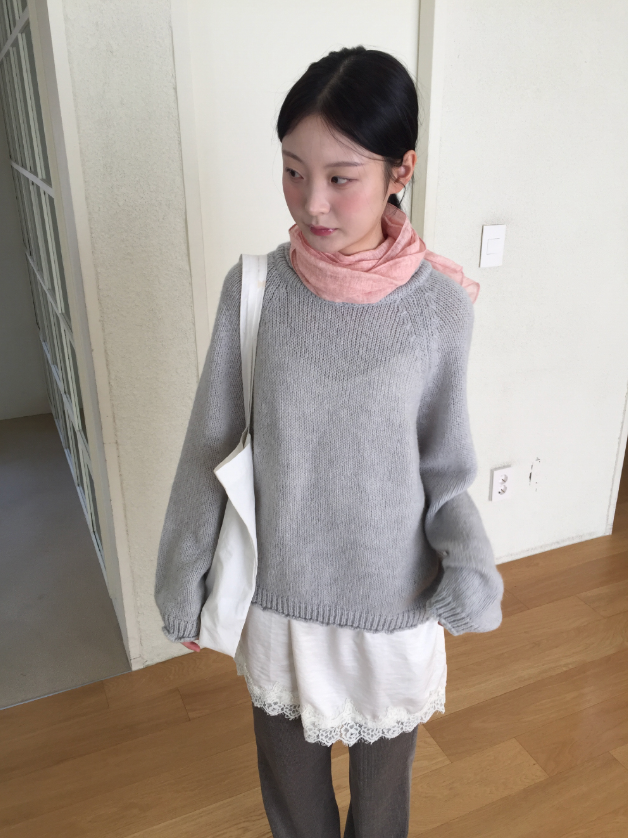 howu（ハウユ）の「ドゥアラウンドルーズフィットニット（4c）（Tops）」