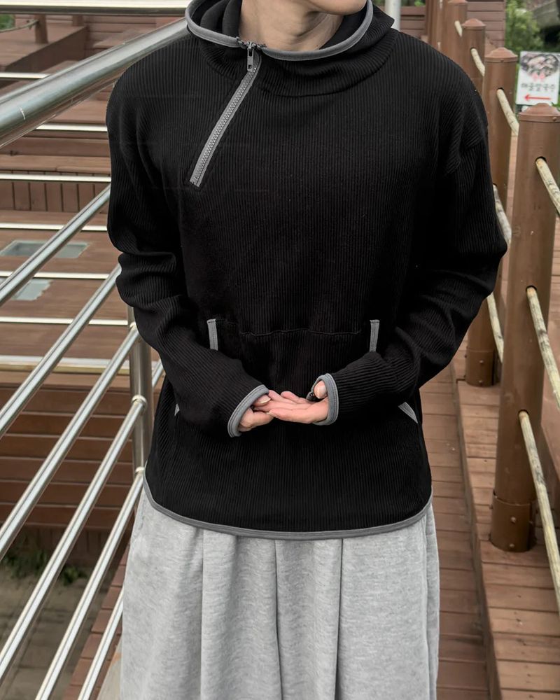 Terne ribbed diagonal zipper hoodie