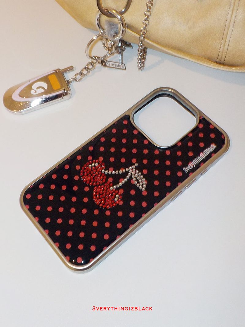 3verythingizblack(エブリティンイズブラック)の「cherry epoxy bumper case(Smartphone Accessories)」