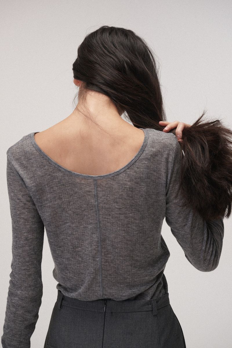 PLAT DU JOUR（プラドゥジュール）の「Wool boat neck T (Grey)（Tops）」