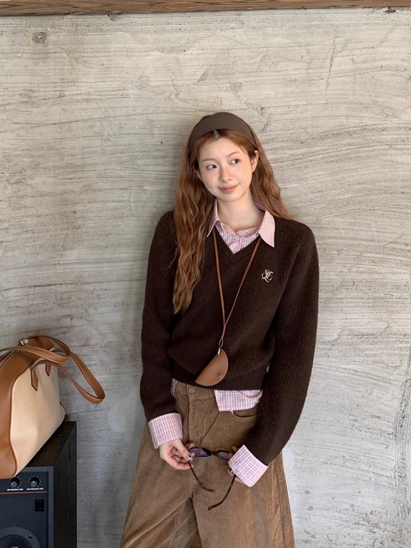 dereborujo（ドレボルゾー）の「Pink checkered two-piece V-neck brown knitwear（Tops）」