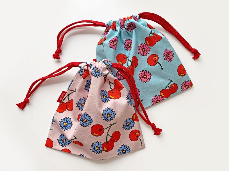 Cherry&Daisy (BLUE) Pouch