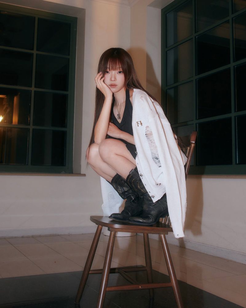 Bloom emblem demage Knit Cardigan
